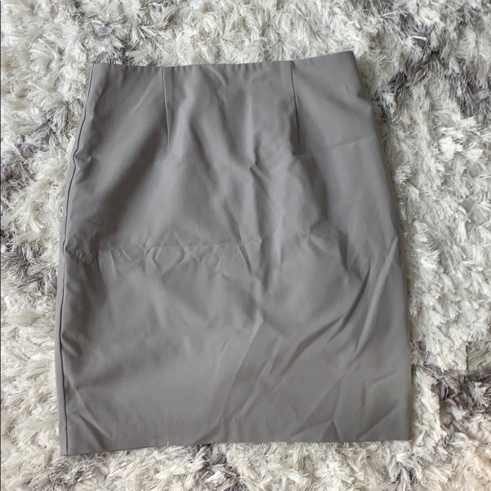 🌸4 for $25 - grey work skirt
